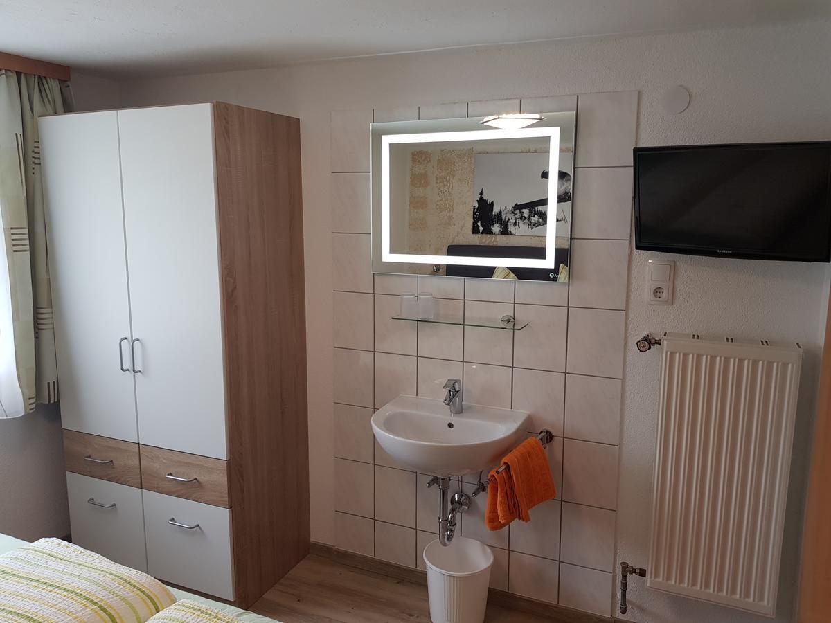 Gasthof Pension Santeler Sankt Leonhard im Pitztal Bagian luar foto