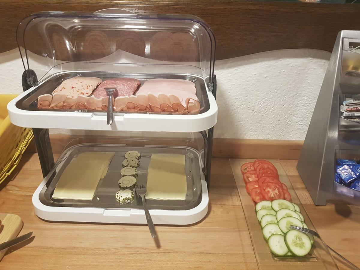Gasthof Pension Santeler Sankt Leonhard im Pitztal Bagian luar foto